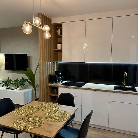 Nowoczesny Apartament Z Garazem Morelova غدانسك المظهر الخارجي الصورة