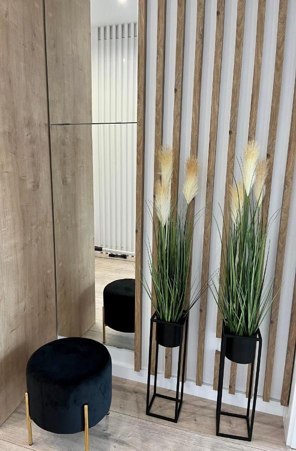 Nowoczesny Apartament Z Garazem Morelova غدانسك المظهر الخارجي الصورة