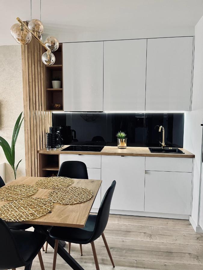 Nowoczesny Apartament Z Garazem Morelova غدانسك المظهر الخارجي الصورة