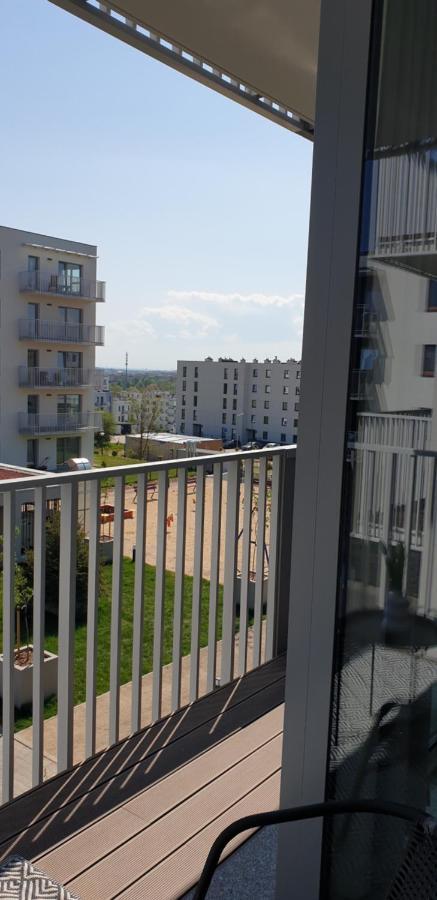 Nowoczesny Apartament Z Garazem Morelova غدانسك المظهر الخارجي الصورة