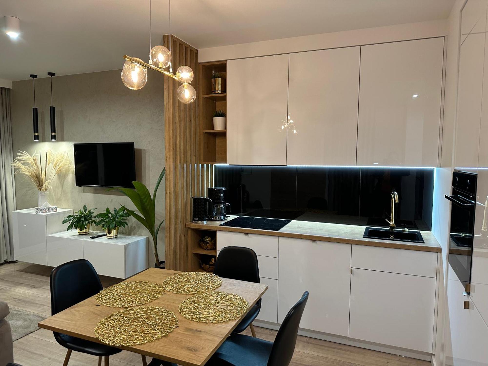 Nowoczesny Apartament Z Garazem Morelova غدانسك المظهر الخارجي الصورة